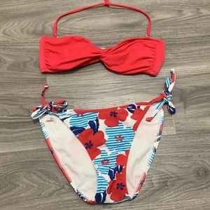 Vintage bikini bottoms flowers 🌺 top is Victoria’s secret